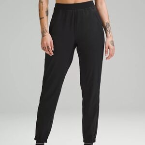 Lululemon Adapted State High-Rise Jogger *Airflow Size 6